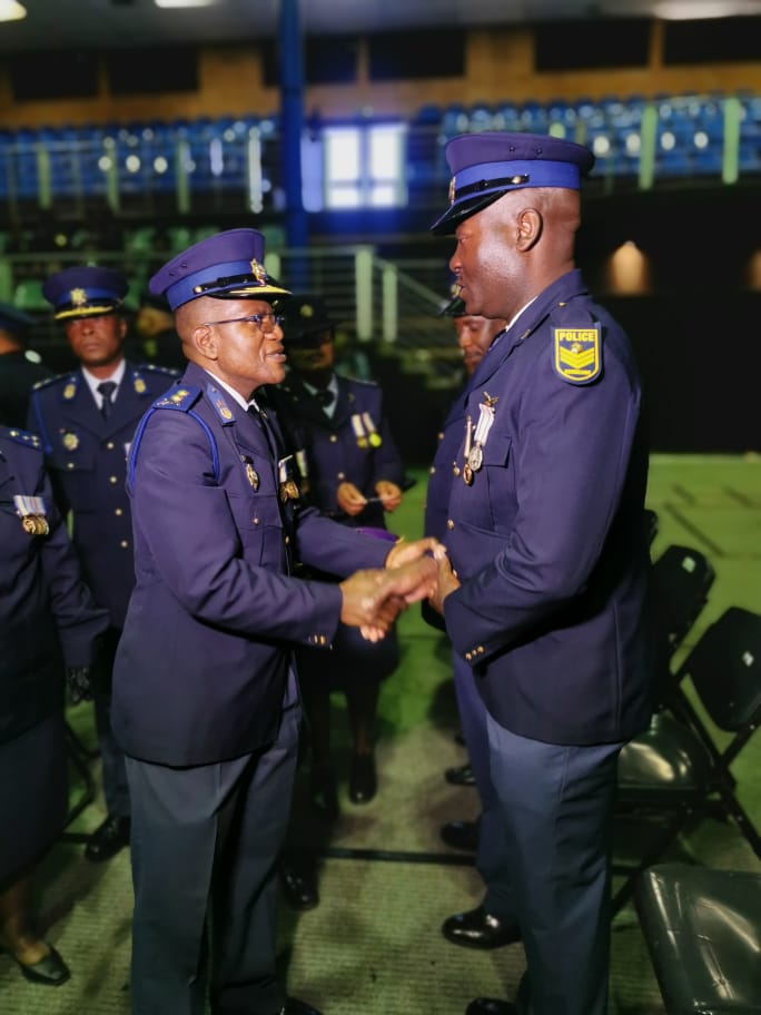 SAPoliceService's tweet photo. #sapsGP District Commissioner: Johannesburg, Maj Gen Masha led a #MedalParade today at Rhema Bible Church in Randburg to award #SAPS members within the district for 30, 20 & 10 years' loyal and faithful service. #ServiceExcellence #ServeAndProtect
#LoyalService ME https://t.co/9J5U9rz6FX