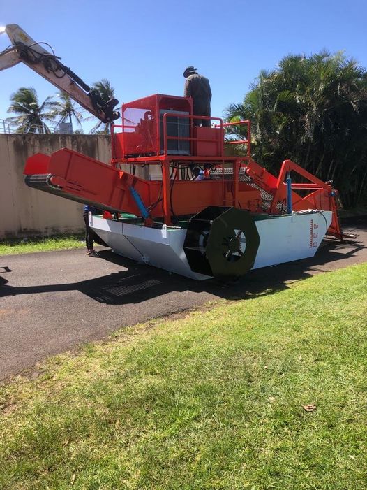 relong01's tweet photo. The following is the harvester boats to be sent by Relong-technology company last month. 
We have exported our machines to more than 50 countries, you are the next one. 
#LAKEMAINTENANCE 
#AQUATICWEEDCONTRO
#WATERHYACINTH  
#AQUATICWEED 
#LAKECLEANUP 
#lakemanagement https://t.co/eSwMYPzmOS