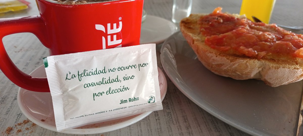 La felicidad no ocurre por casualidad, sino por elección.

Atentamente el desayuño de hoy: