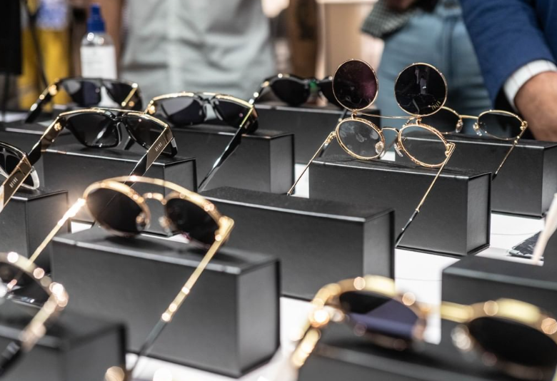 ITAMadrid_'s tweet photo. #ITAMADRID partecipa con 4 delegati spagnoli alla  #DATEEYEWEAREXHIBITION che inizia domani fino al 12 di settembre a Firenze. Si tratta della fiera di #eyewear in cui trovare tutte le novità dell'#occhialeria d'#avanguardia. Non te la perdere: https://t.co/efzWI17eLT https://t.co/kEfWcsmqql