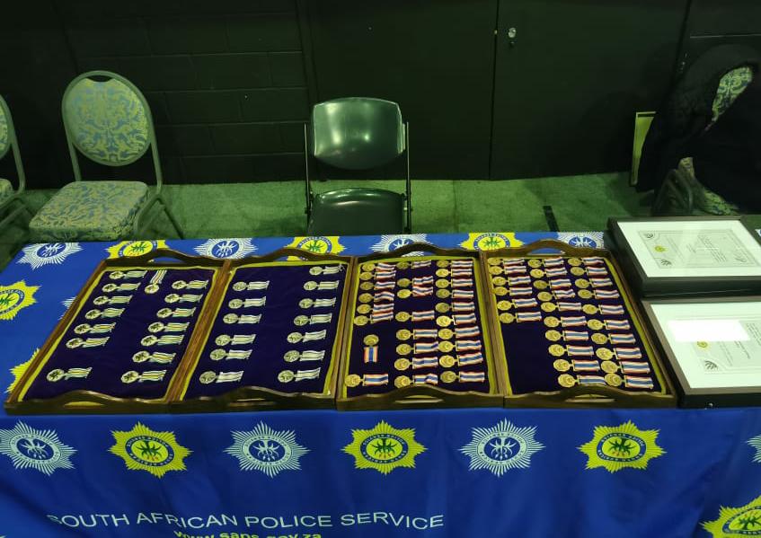 SAPoliceService's tweet photo. #sapsGP District Commissioner: Johannesburg, Maj Gen Masha led a #MedalParade today at Rhema Bible Church in Randburg to award #SAPS members within the district for 30, 20 & 10 years' loyal and faithful service. #ServiceExcellence #ServeAndProtect
#LoyalService ME https://t.co/9J5U9rz6FX