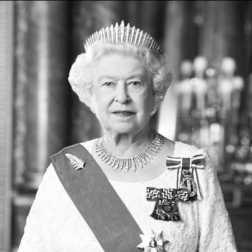 Joa_official's tweet photo. Tweet 1/3 
The staff and students of St Joan of Arc are deeply saddened by the death of Queen Elizabeth II. https://t.co/ccCDvgqoIl