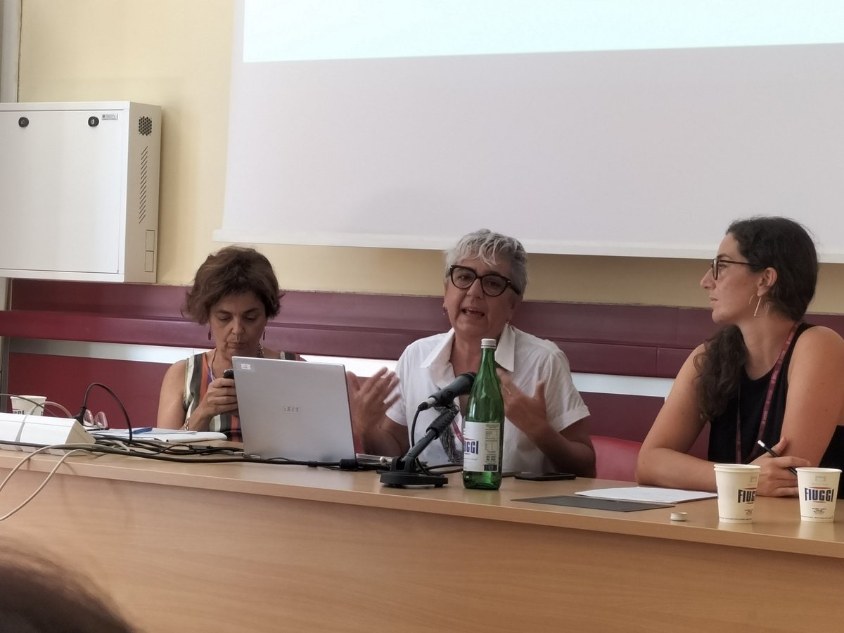 Now about strategies to combat disinformation with <a href="/red_roxana/">Rossana Sampugnaro #unict</a> and <a href="/LellaBellu/">Marinella Belluati</a>