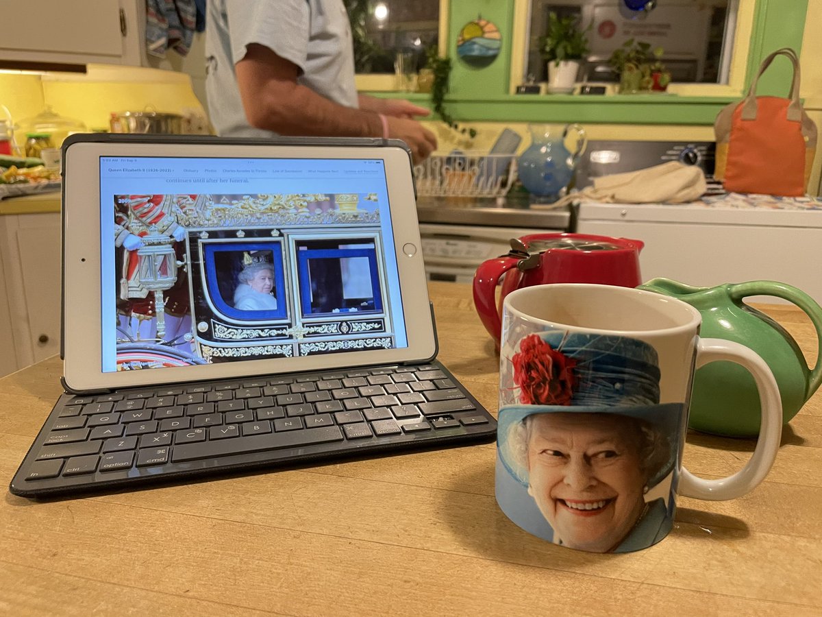 LysbethAbrams's tweet photo. I’ll continue to have my breakfasts with the Queen 🇬🇧 https://t.co/sW6BmUPkaB