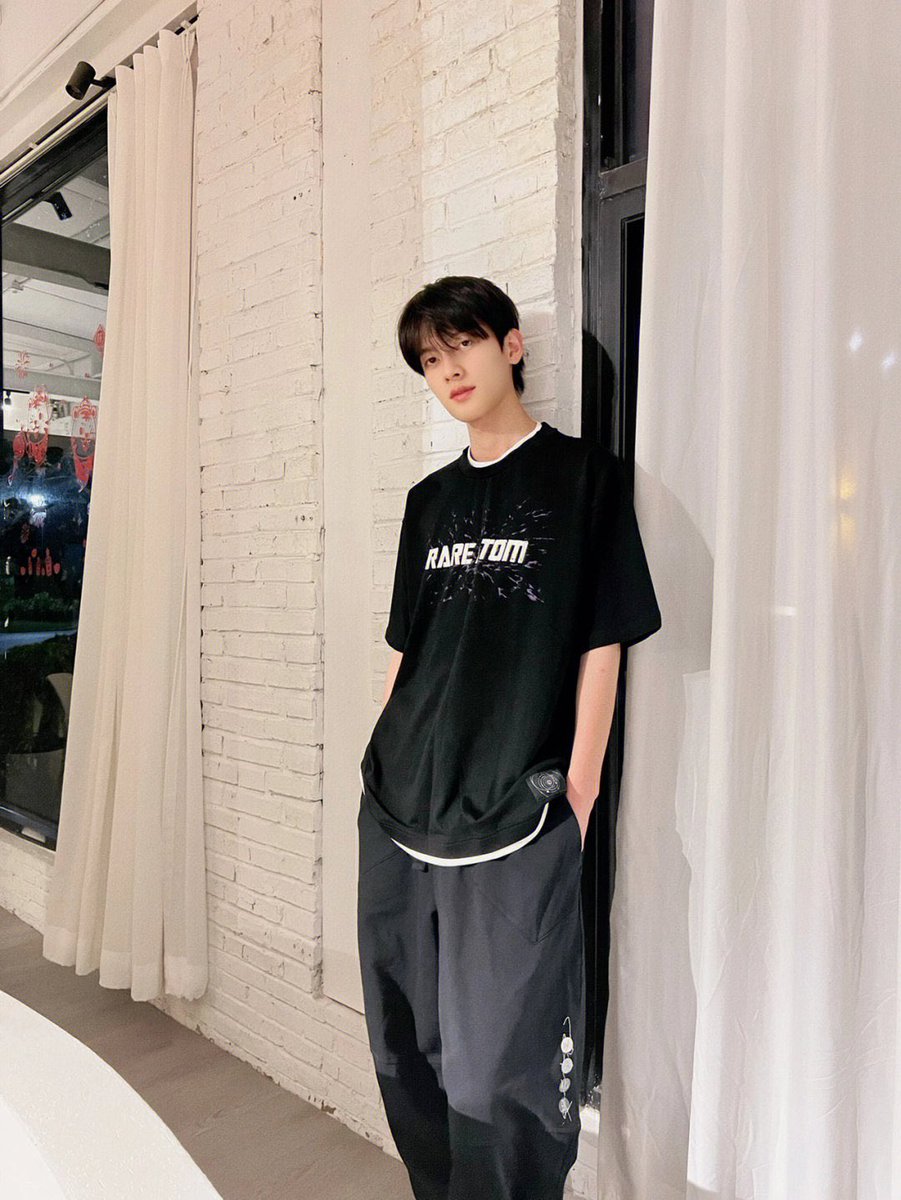 chenheyi_chy's tweet photo. 🕹🕹🕹突然出现一哈��� https://t.co/T2dNrxa2Gr