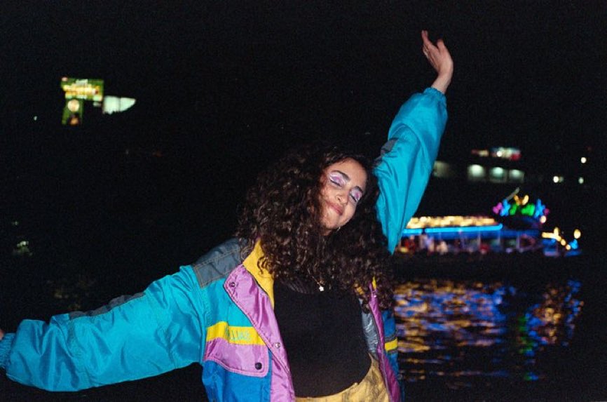 مش سامع الموعظة أصل المزيكا عالية، عالية، عالية🎶🎶

- دنيا وائل