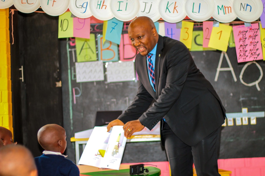 NyaruguruDistr's tweet photo. Yesterday at GS Munini:International #LiteracyDay! Celebrate with @NyaruguruDistr children by making time to read one of the the favorite books. @SomaRwanda @REBRwanda @Rwanda_edu #MakeTimeForLearning #Spaces4Reading #RwandaNLM2022 https://t.co/q7aqbKyBlV