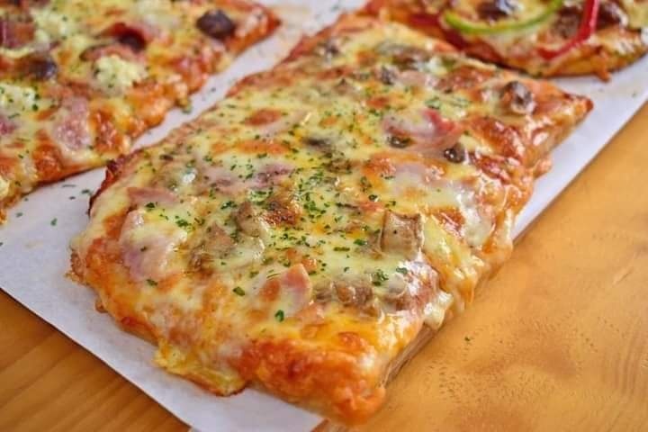Cappulicious_pe's tweet photo. IN CRUST WE TRUST🍕😍✨ AND A GOOD MILKSHAKE!

TGIF!!!

📍3 Govan Mbeki Ave (Kwantu Towers) Port Elizabeth.
.
.
#cappulicious #coffee #coffeeshop #coffee #coffeeshopinpe #cafeingqeberha #coffeeingqeberha #foodinpe #lizbet #portelizabethsouthafrica #gqeberh https://t.co/4k6GTLlZwP