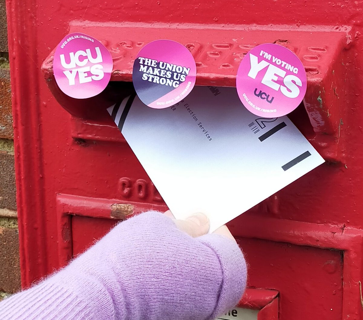 Lori Snyder (@drlorisnyder) on Twitter photo We are rising up, for fair pay, equity in pay and conditions for disabled and casualized staff, and elimination of gender and race pay gaps. <a href="/kingstonucu/">Kingston UCU: Solidarity with Palestine 🇵🇸</a> members, join me in voting Yes today. #UCURising We are rising up, for fair pay, equity in pay and conditions for disabled and casualized staff, and elimination of gender and race pay gaps. <a href="/kingstonucu/">Kingston UCU: Solidarity with Palestine 🇵🇸</a> members, join me in voting Yes today. #UCURising