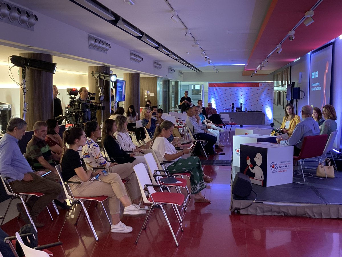 En un mundo de personas hiper-conectadas por la tecnología y las redes, la soledad no deseada es cada vez más frecuente. <a href="/CruzRojaEsp/">Cruz Roja Española</a> acaba de presentar “Te acompaña”, un servicio multicanal de información, orientación y acompañamiento. Ayúdanos a difundirlo.
#NanookAgency