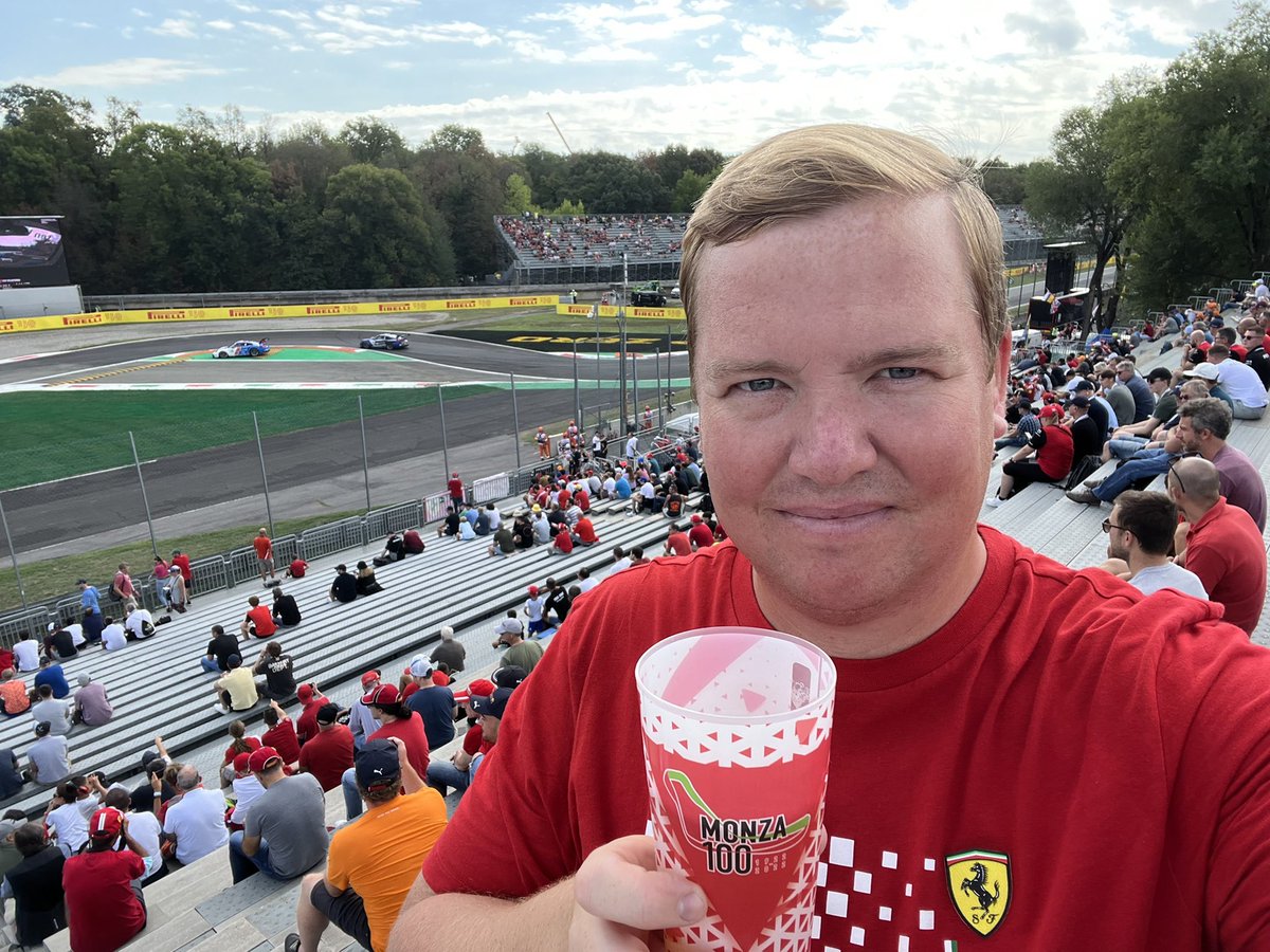 Tom Arnold tweet media