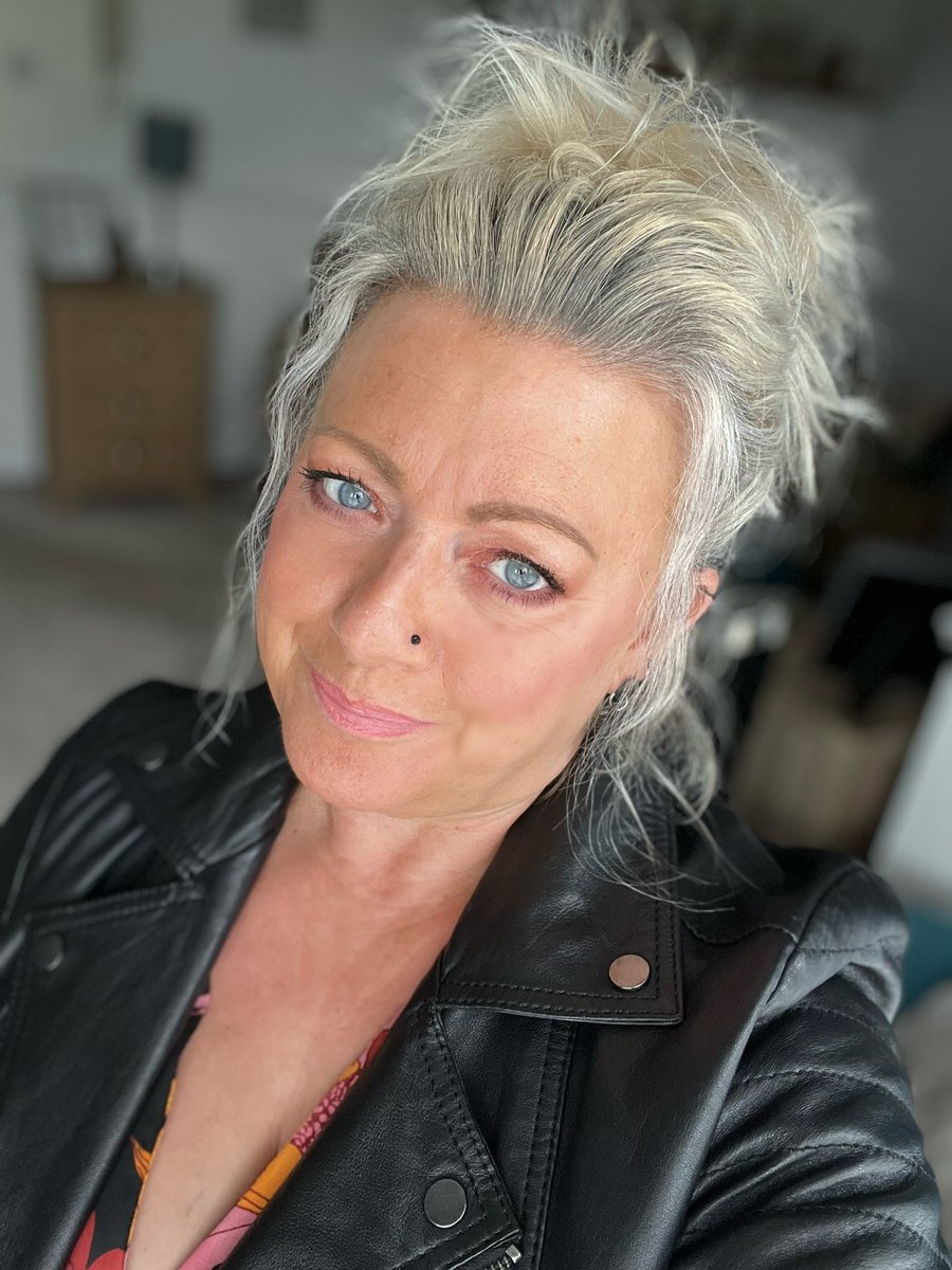 Ćh💋ryl 👩🏼👗 tweet media