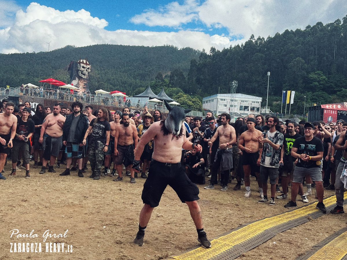 PauGiral's tweet photo. ✨ Ya tenéis disponible la CRÓNICA del @ResurrectionESP en la web de @zaragozaheavy 

🥰 Del 29 de junio al 3 de julio en Viveiro pudimos disfrutar de la decimoquinta edición del festival. Con sus puntos buenos y malos.

🔗 Podéis leerla aquí: https://t.co/Ij3DZns6BK https://t.co/H41gHCLj6O