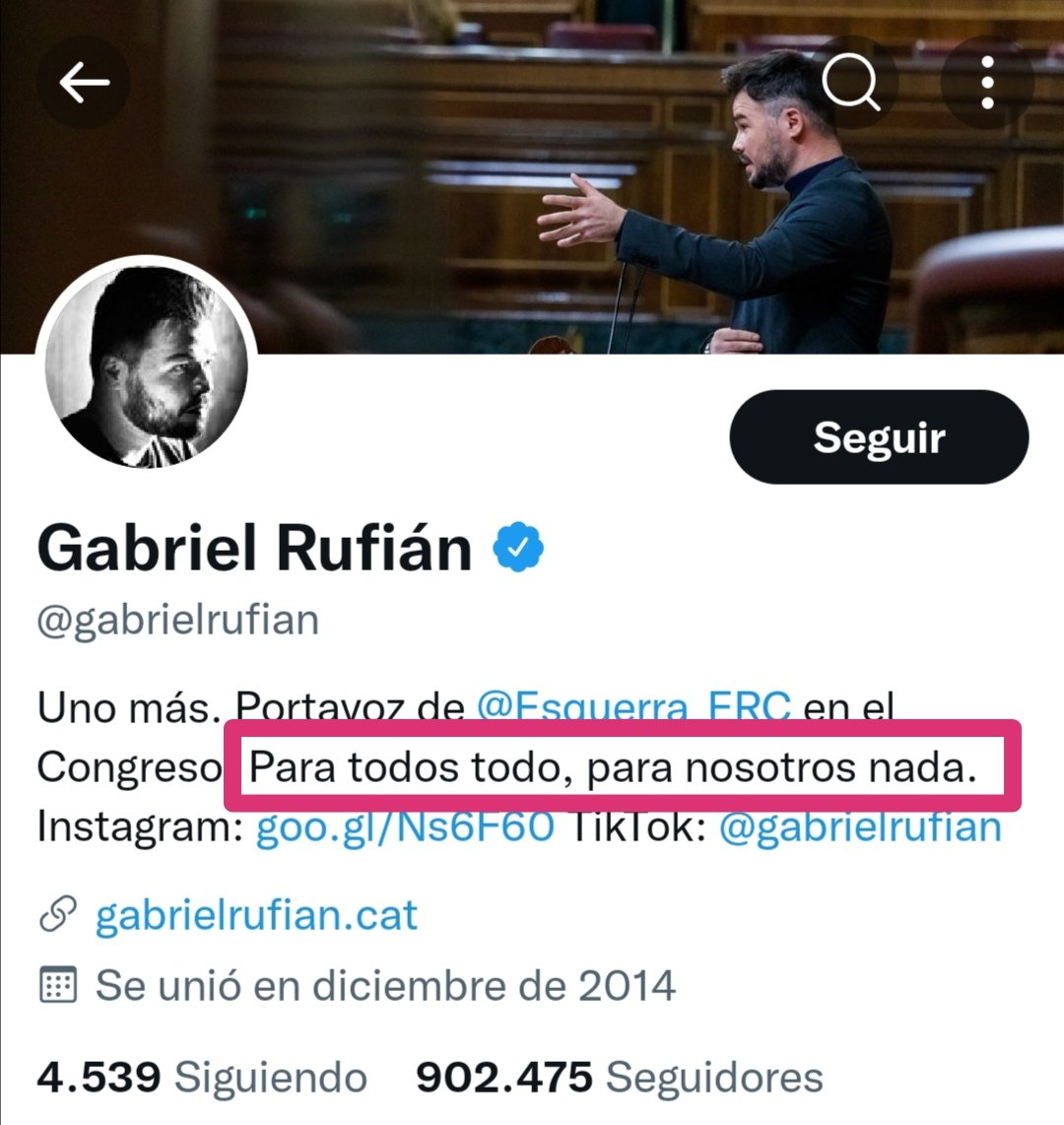 Krys4ever's tweet photo. @gabrielrufian me pido el iPhone que vendiéndolo en Wallapop puedo comprar unas cuantas cestas de 30€ de Carrefour https://t.co/hqI1qZ09HT