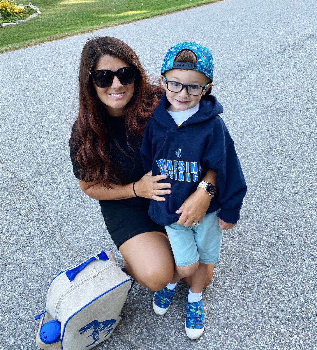 miss_shed's tweet photo. #SCDSBfirstday first baby’s first day! ❤️😭 https://t.co/8QPf5zv8lK