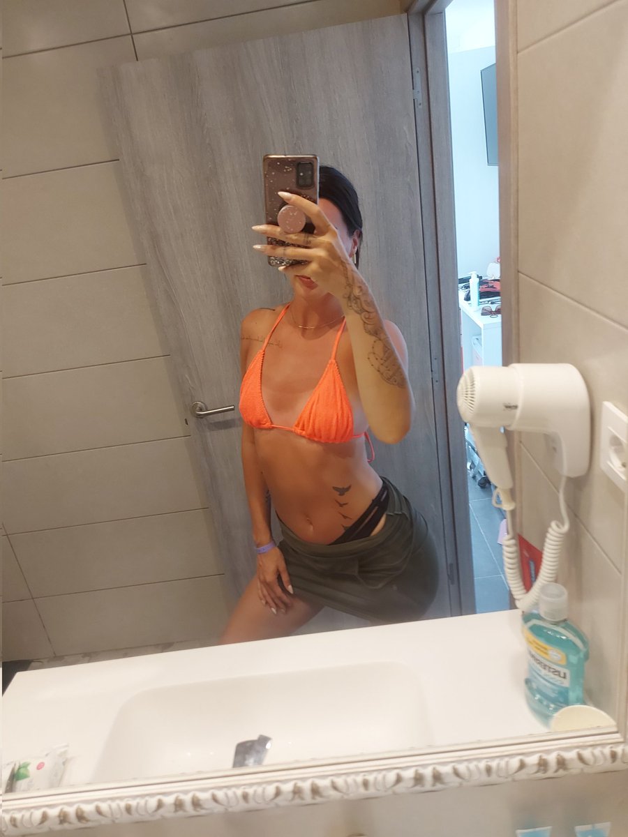 DelightGurl91's tweet photo. https://t.co/QOVotqizix Hey can u help me to grow more fans ?? ❤❤❤ 

#nsfwtw #NFW #sellingcontent #onlyfanspromo https://t.co/SkgxdCvPpQ