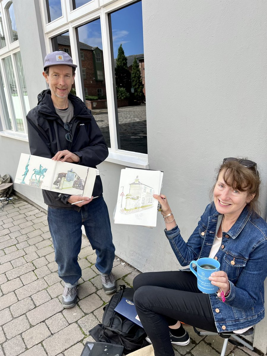 Looking after the Leeds Urban Sketch Week sketchers who have come to visit from London for the weekend!  Amazing talent!  <a href="/AsmaILawyer/">Asma Iqbal</a> <a href="/LeedsForum/">Leeds City Forum 𝕏</a>