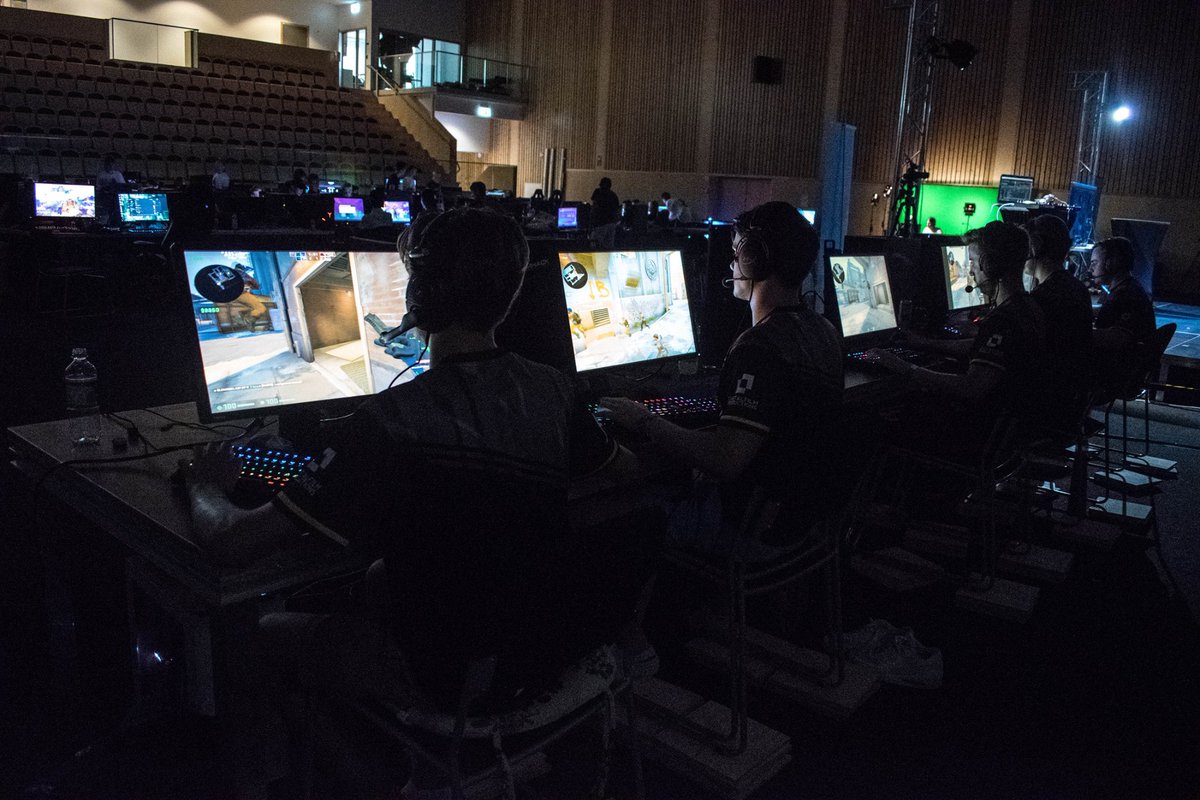 Det här är ytterligare en inbjudan till alla lag som vill tävla i CS:GO på <a href="/GameZoneSE/">🖱️🇸🇪 GameZone</a> nästa vecka. Vi har en turnering på plats med 20 000 kronor i potten sponsrad av både <a href="/Xtrfy/">Xtrfy</a> och <a href="/OyDrinks/">OY Drinks</a> 

På grund av ett av avhopp har vi plats över i turneringen.

1/2