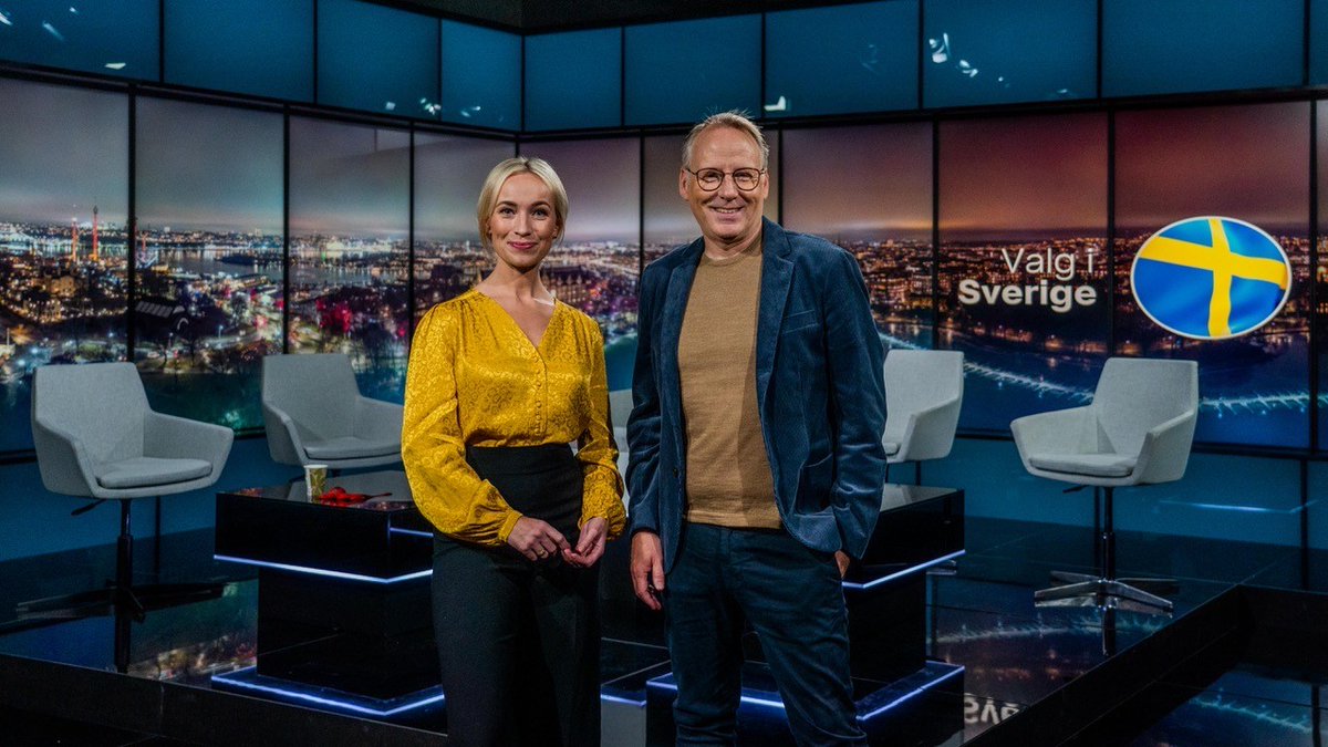 khd's tweet photo. Og i studio - Linn Wiik, Aslak Eriksrud og undertegnede. Søndag. 1845. Nyhetskanalen. https://t.co/Qx0AjBN4Ms