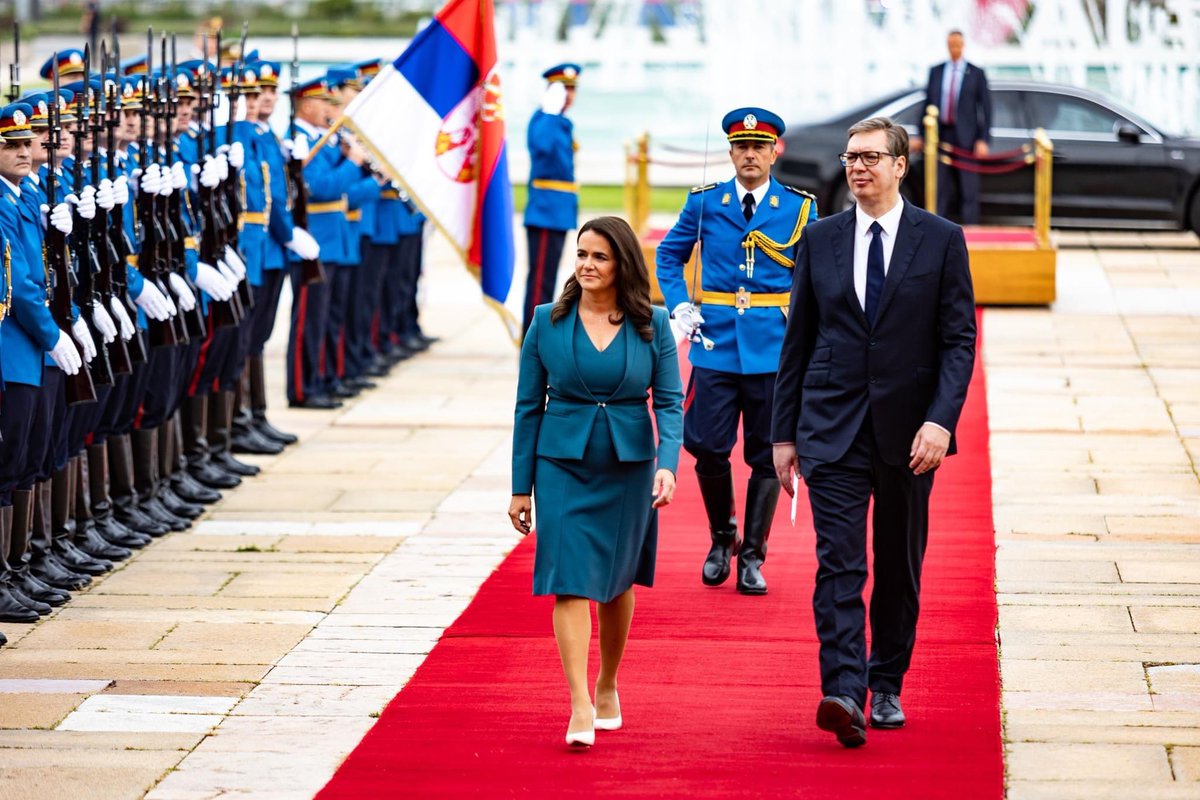KatalinNovak_HU's tweet photo. 🇷🇸Predsednika @avucic upoznala sam 2019. kada sam bila državni sekretar za porodična pitanja.2021. sam imala prilike da ga pozdravim u #BDSIV, a sada, već kao predsednica🇭🇺, posećujem ga u Beogradu kao partnera po službenoj dužnosti. Mnogo toga se promenilo, ali mi ostajemo isti. https://t.co/WYRtMrYE48