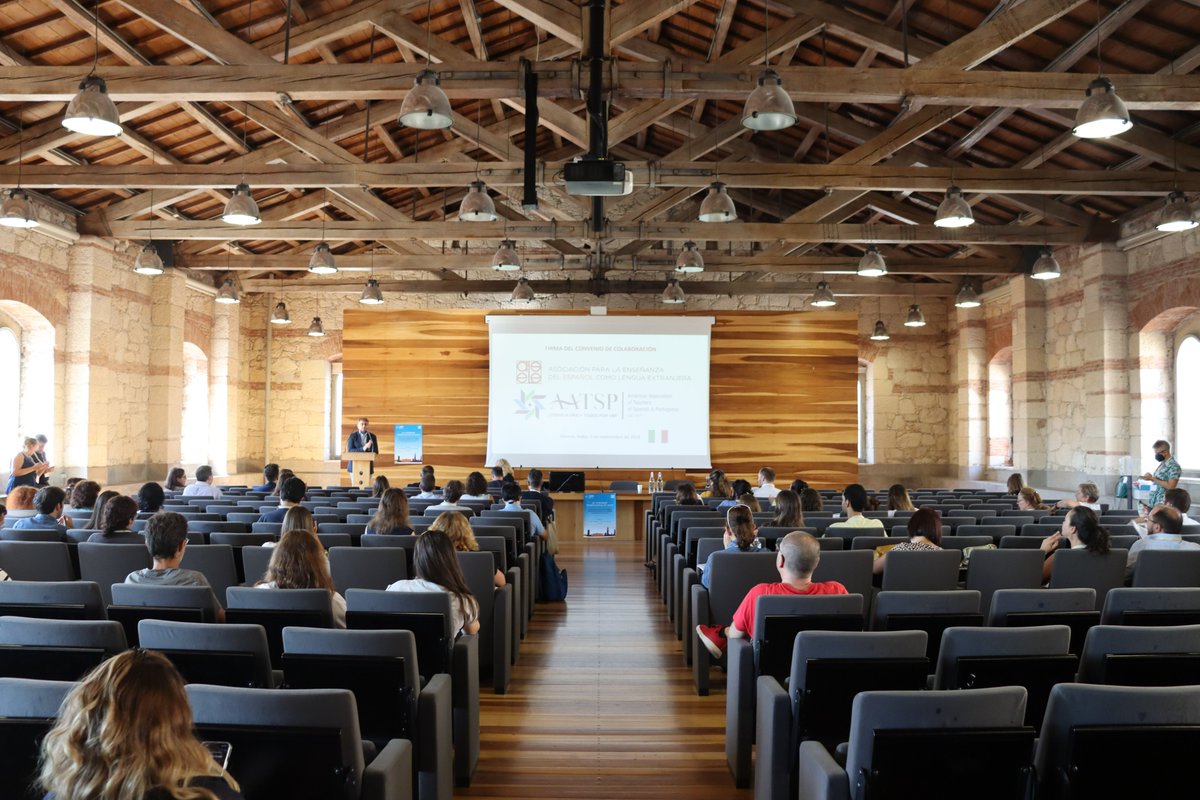 dills_univr's tweet photo. Condividiamo con piacere alcuni scatti del 32° congresso internazionale della Asociación para la Enseñanza del Español como Lengua Extranjera (#asele2022), tenutosi dal 31 agosto al 3 settembre 2022 presso il Dipartimento di Lingue e Letterature Straniere dell’@univr https://t.co/i0Sahd6LOC