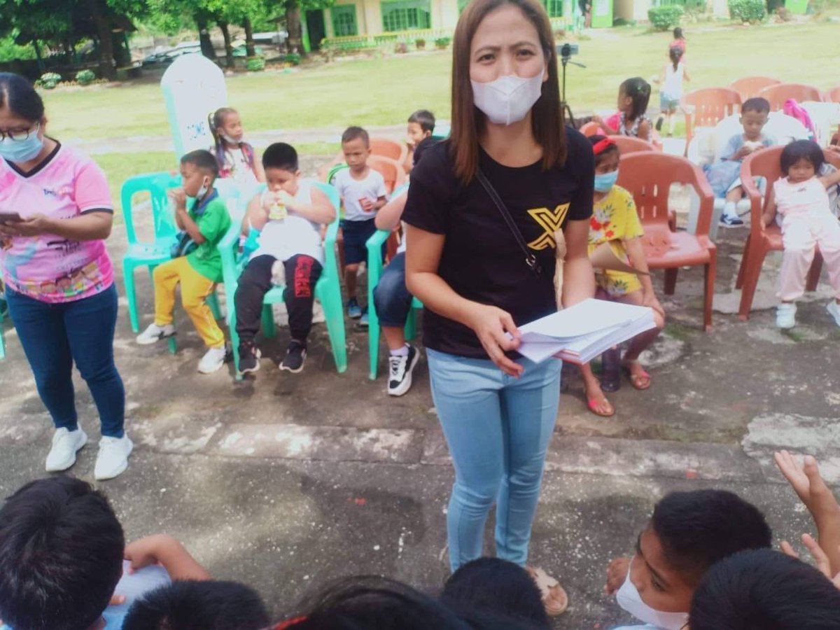 XMAI_Token's tweet photo. Our Dear XMAI Token member 956****254 together with her Team , with the help of some friends , and also with the coordination of Brigada Eskwela Coordinator. https://t.co/X2kNQ5mBmp