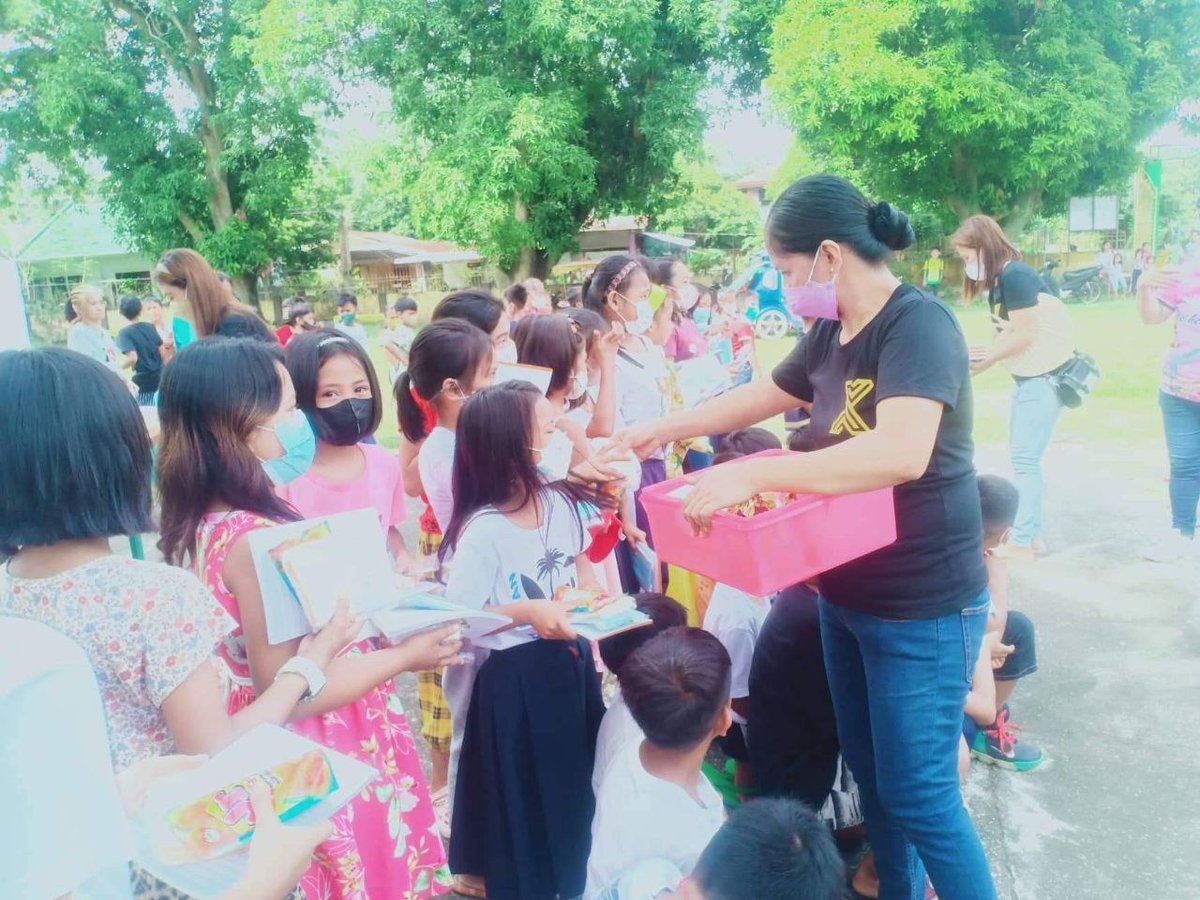 XMAI_Token's tweet photo. Our Dear XMAI Token member 956****254 together with her Team , with the help of some friends , and also with the coordination of Brigada Eskwela Coordinator. https://t.co/X2kNQ5mBmp