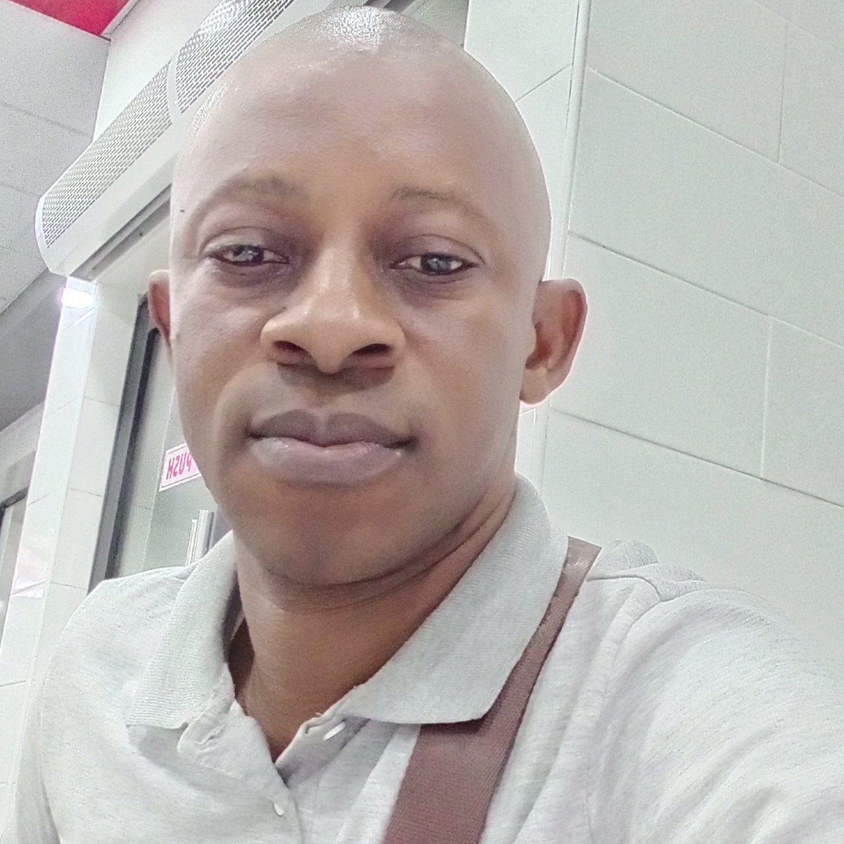 CharlesBolu's tweet photo. #NewProfilePic https://t.co/JkNurCjWcn