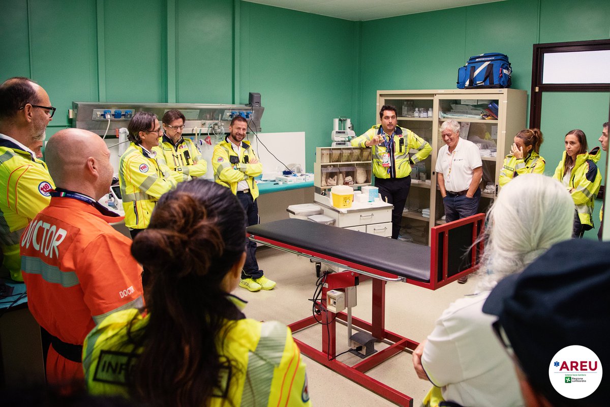 AREULombardia's tweet photo. Questa mattina briefing per tutte le squadre di soccorso e per il personale addetto al centro medico, prima del posizionamento nelle postazioni predisposte in @Autodromo_Monza lungo il circuito e nelle aree aperte al pubblico. https://t.co/r1bya0swWi