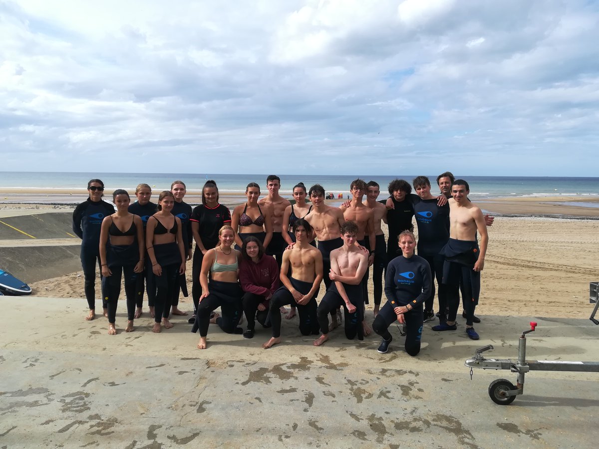 LpoCornu's tweet photo. Stage d'intégration à Villers sur Mer pour les élèves de la section handball https://t.co/TTtIf90zYY