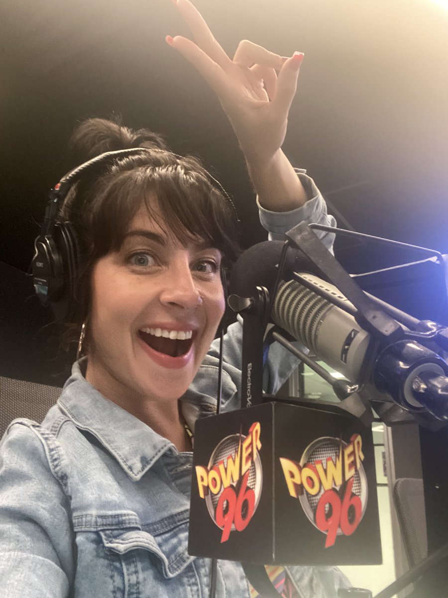 BritBrave's tweet photo. WAKE UP MIAMI I DID MY BANGS TO COHOST @Power965 WITH @DJZog !!!!!!!!!!!! TUNE IN! https://t.co/GBmsEKDzEJ