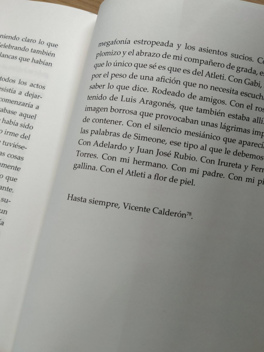 Ayer terminé #MemoriasdelCalderón de <a href="/Enniosotanaz/">Ennio Sotanaz</a> y sí, me emocioné mucho. Lectura más que recomendada para la afición colchonera. Gracias, Ennio. Me has acercado a ese anfiteatro donde desde hace no mucho está mi Atleti, mi abuelo.
