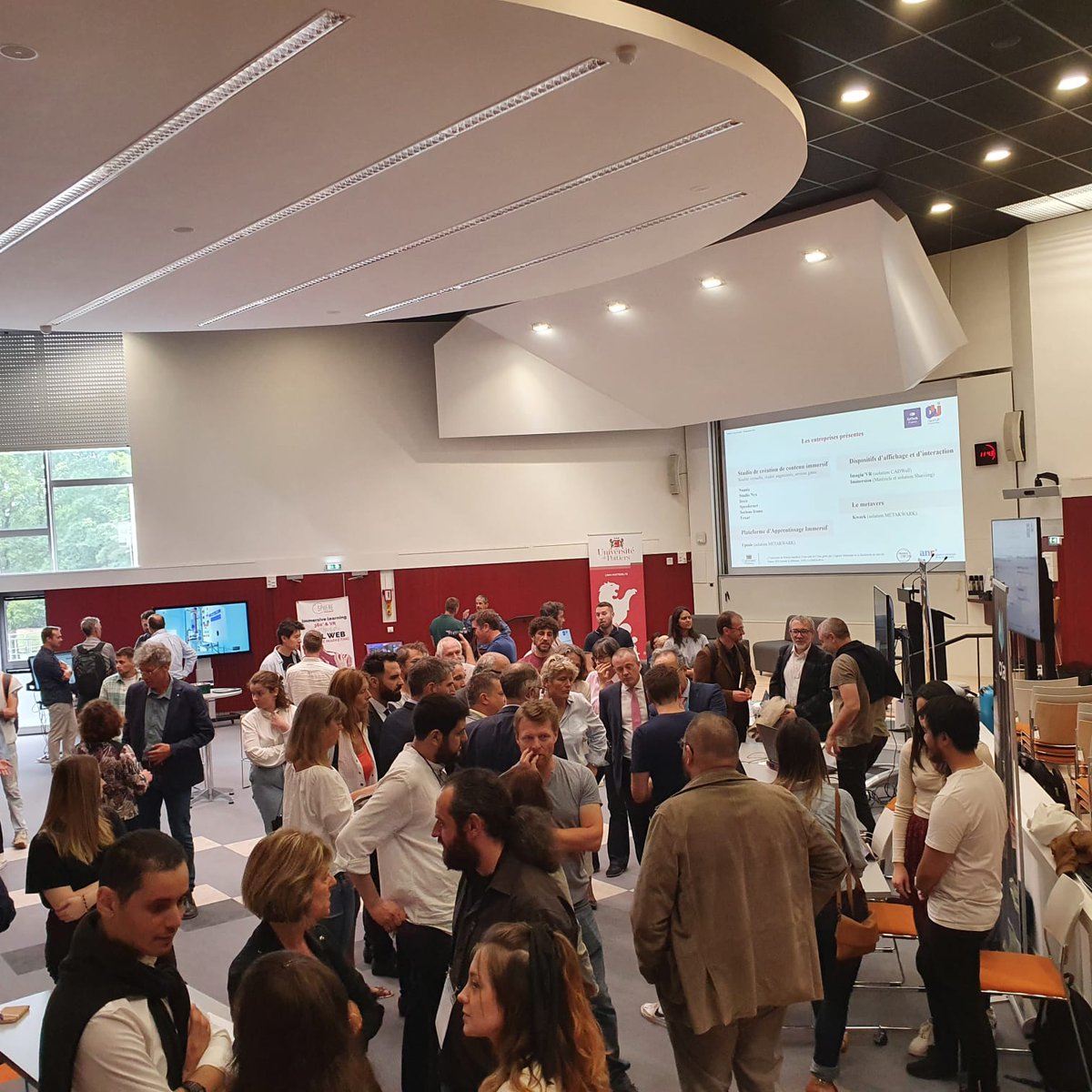 virginie_laval's tweet photo. Très heureuse de la découverte des innovations pédagogiques au forum #EdTech organisé à @UnivPoitiers grâce à #DemUP !
Nous poursuivons notre stratégie autour de l'éducation de qualité avec nos partenaires @Ih2ef @cned @reseau_canope @acpoitiers @CHU_de_Poitiers @ISAE_ensma https://t.co/fnxlciV0xZ