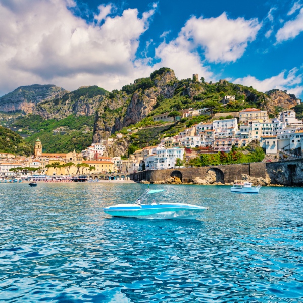 ChevaliersThe's tweet photo. The Amalfi Coast in Italy is arguably one of the most beautiful places in the world! 13 villages make up this stunning coastal stretch. We are here to help you book! Learn more today. #FridayFinds #TravelBetter #NeverStopPlanning https://t.co/iowT8HChOp