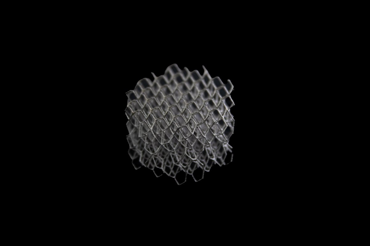 aconity3d's tweet photo. Say hello to our little #PartoftheWeek ๐
Part: Lattice Structure
Material: TI6AI4V
Machine: Possible on all Aconity Machines
Land Width: 400 ยตm
Layer Thickness: 30 ยตm
Spot: 80 ยตm
#3DPrinting #LPBF #AdditiveManufacturing #Aconity3D #3Dprint #Aachen #lasertechnology #science https://t.co/EaMQpsM8UH