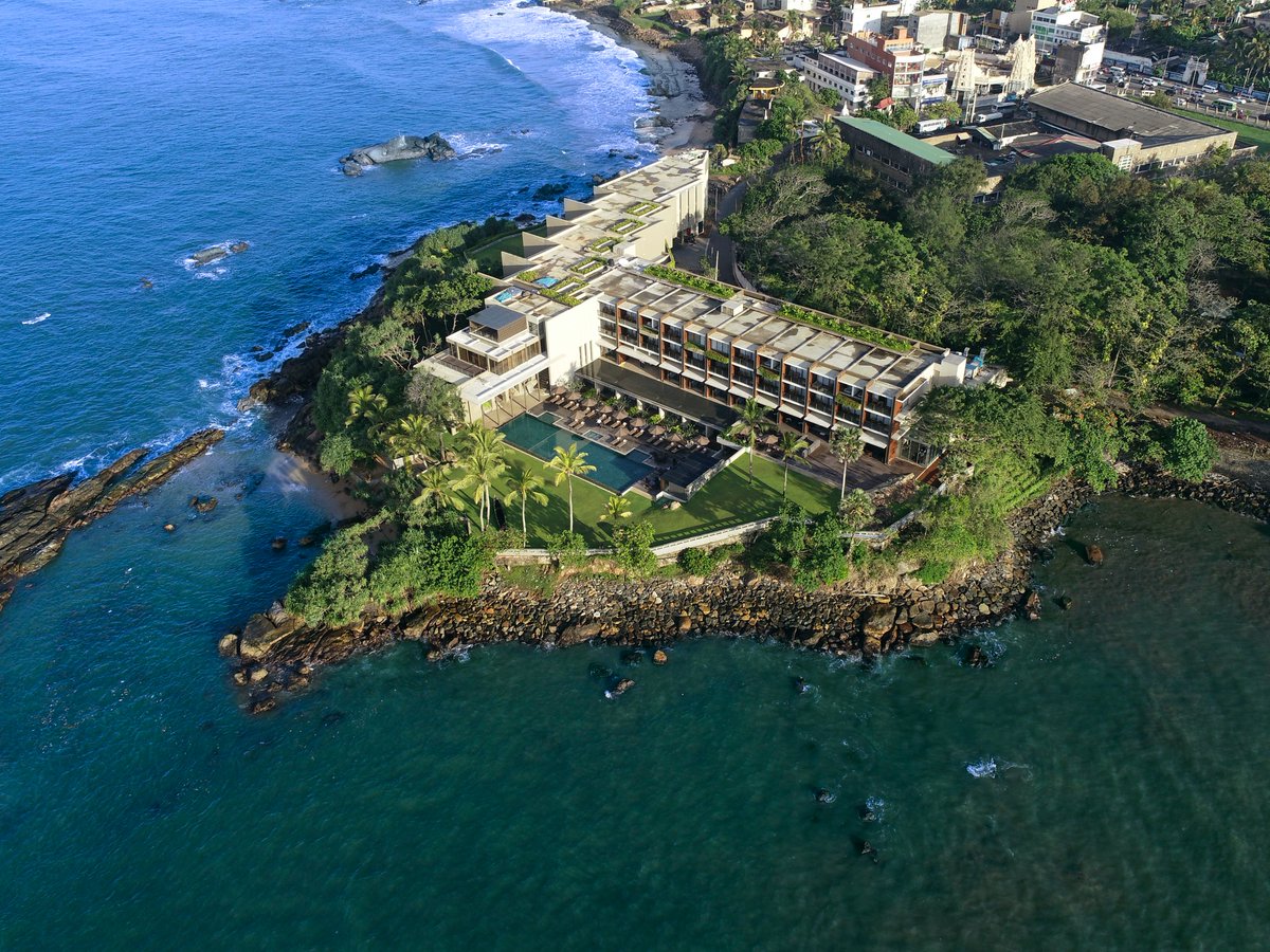 EngineeringMaga's tweet photo. Le Grand Hotel, Galle, a large 57-room property built on a cliff overlooking the Galle Fort. Designed by PWA architects, and constructed by MAGA, the property blends seamlessly with the natural landscape, following a ‘without boundaries’ concept.
#construction #engineering #lka https://t.co/n5XQTChTC0