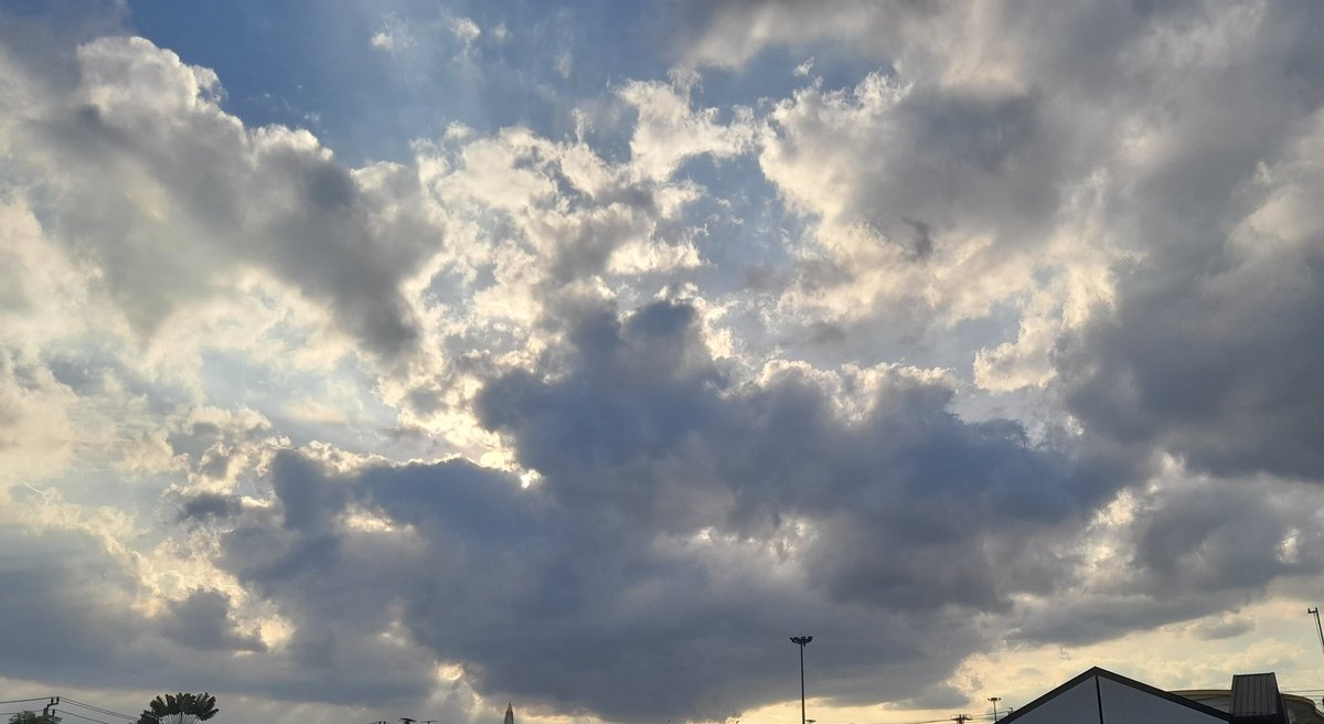 เอาท้องฟ้ามาฝากคนน่ารักๆที่หน้าทอลอ