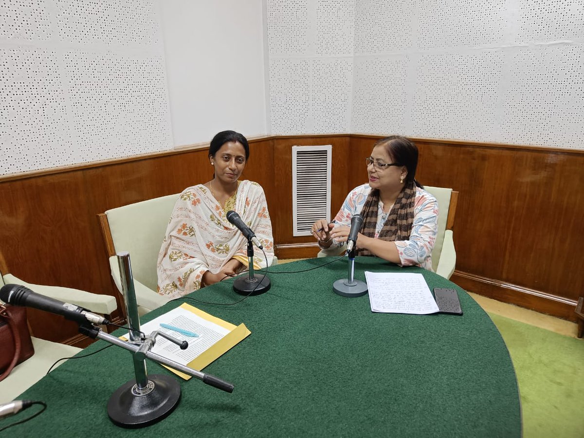 AIR_Bikaner's tweet photo. Untan री बाता कार्यक्रम में आज शाम 5 बजकर 30 मिनिट पर आप सुनेंगे Dr अमिता रंजन से मंदाकिनी जोशी की भेंटवार्ता।
बरसात के मौसम में ऊंटों की देखभाल।
प्रस्तुतकर्ता संयोजक मीनाक्षी मलिक https://t.co/TyVYZgSyXm
