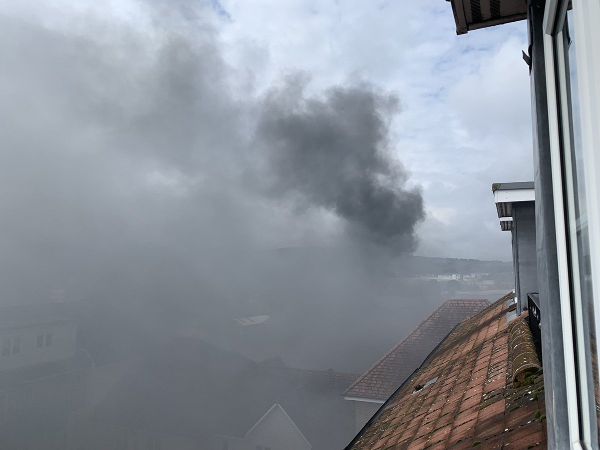 elainedixon's tweet photo. @bucksfreepress huge fire at hayter lodge on freer Crescent https://t.co/V3fFdPlc7C