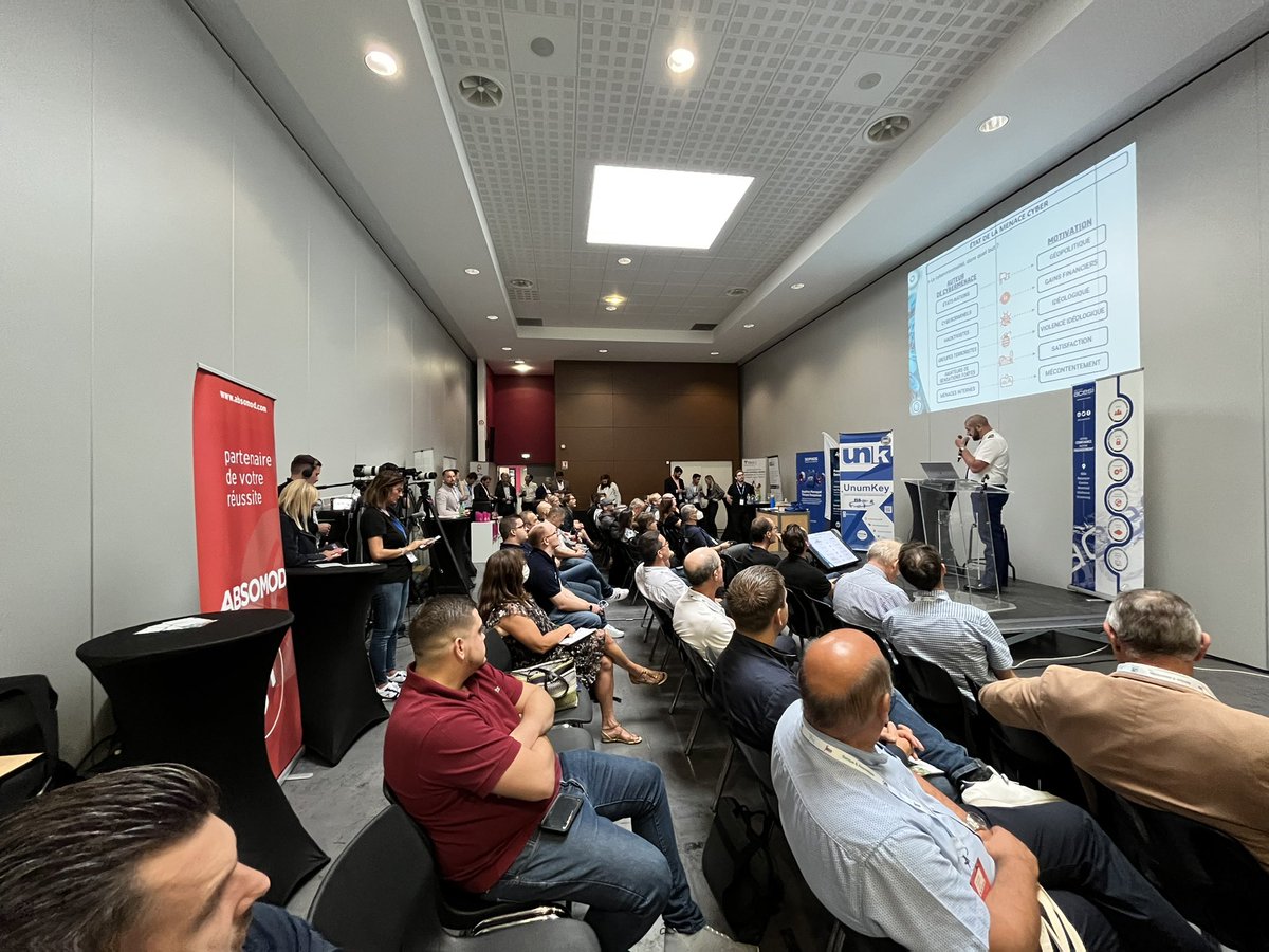 absomod's tweet photo. Réussite totale pour ce premier #NUMIDAY à la @foiredechalons avec @NUMICA51 #greenit #cybersecurity #digital spécial thanks @ChristopheTESTI https://t.co/ooDXQHi99j