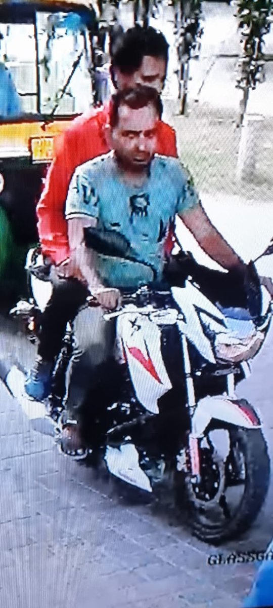 karansuri859's tweet photo. @sho_A_Bit @dm_ghaziabad @ghaziabadpolice @myogiadityanath Aaj 14:50 hours ki ghatna hai. Lets count on how many hours the Police catch the snatchers.
#UPPolice police से हाई hopes hain https://t.co/WtxVTfOgNH
