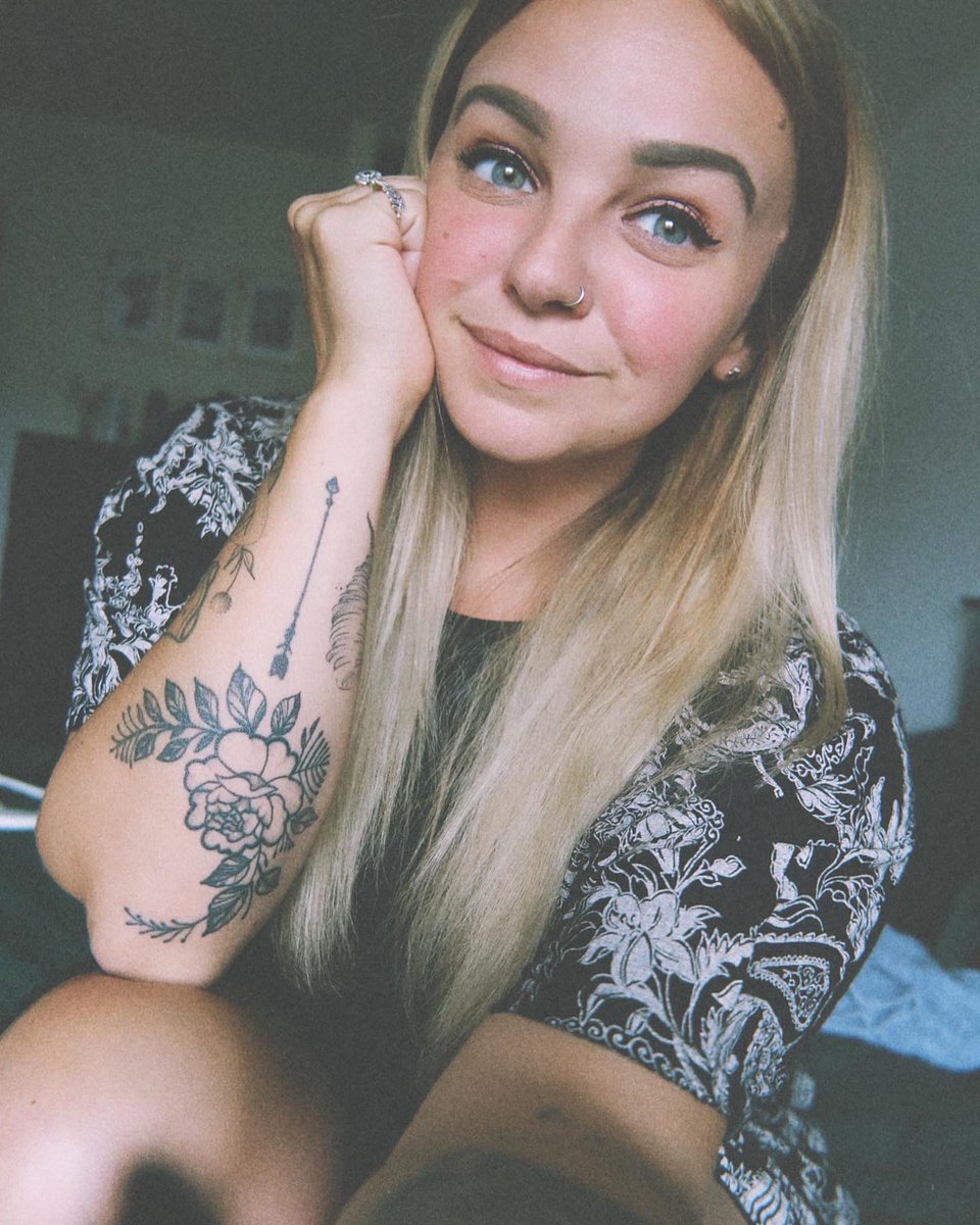Gee 🍂👻 🪐 (@livingwithgee) / Posts / X