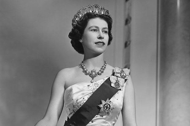 lellisfabio's tweet photo. Em um mundo carente de elegância interior, a Rainha Elizabeth “foi sempre um exemplo” a ser seguido.
Elegância atrai gentileza, gentileza atrai elegância.
O Legado: “Pátria, família e respeito”
#GoodSaveTheQueen
#QueenElizabeth 2👑
@alexandregarcia @GFiuza_Oficial @paulomathias https://t.co/xk56Dt1LBN
