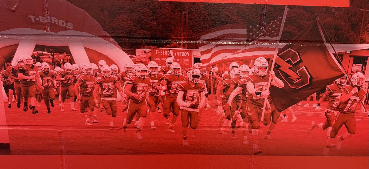 Connetquot_FB's tweet photo. 🚨 GameDay 🚨 Friday Night Lights 🚨 Youth 🏈 Night ⚡️Kickoff 7PM 🦅 Vs Centereach 🔴 🔴 #TBirdNation #CodeRed #BirdCage #ThunderStrong https://t.co/b2eYLEmQJe