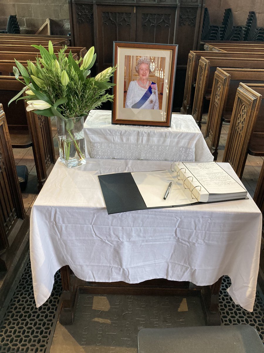 The opening hours have been extended at @RothMinster for people to sign a book of condolence and pay respects to Her Late Majesty.