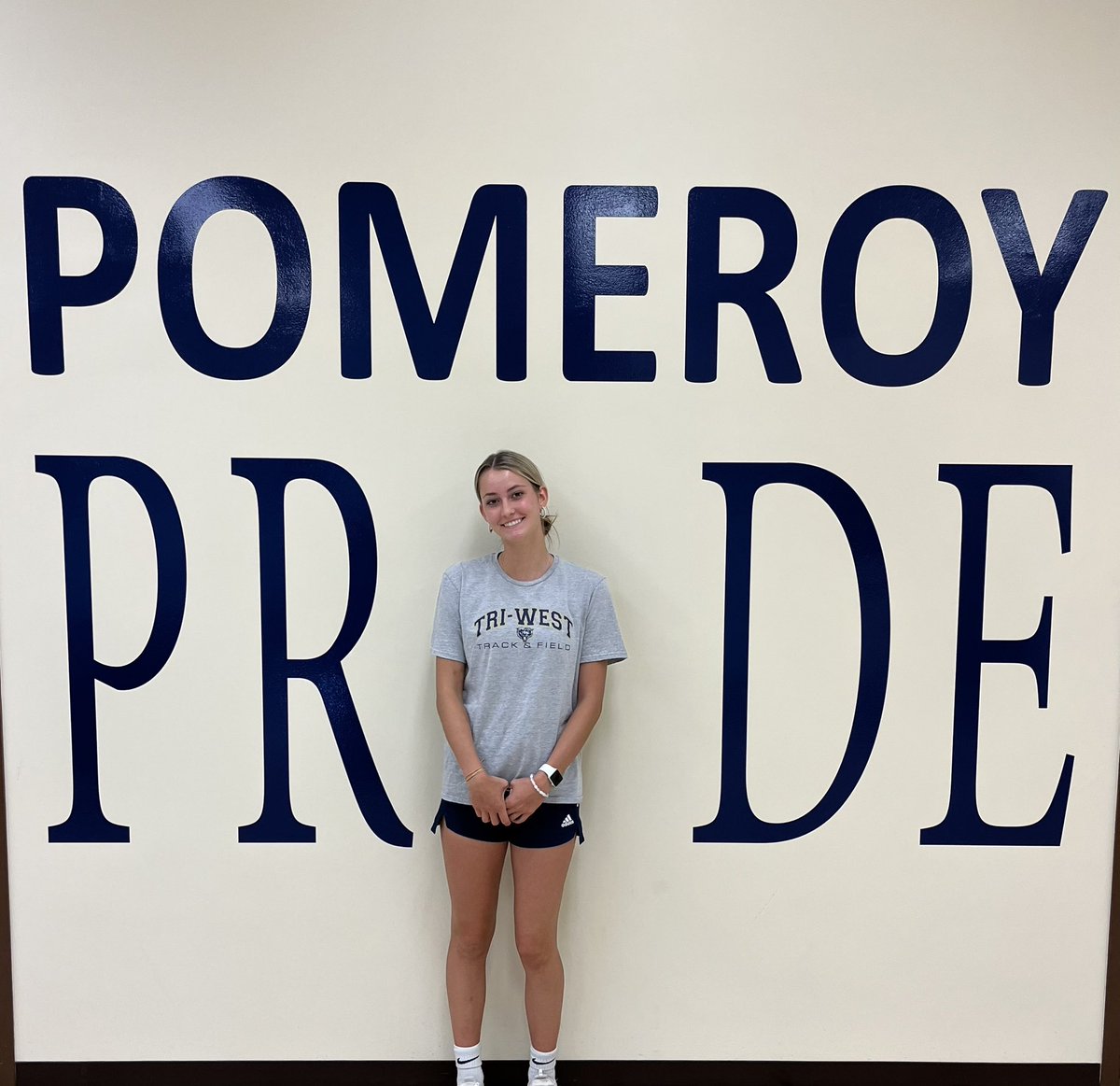 ClaireDonald05's tweet photo. I am excited to announce my commitment to continue my soccer and academic career at SMWC!  Thank you Coach Kiernicki for this opportunity.  @KiernickiRonald @SMWCAthletics @triwestsports @TWHS_WSoccer https://t.co/kknY1tWCxb