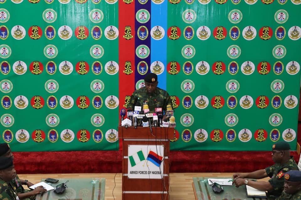 SaharaReporters's tweet photo. Nigerian Military, Others Gun Down Seven Alleged IPOB Members, Recover Guns, Bombs | Sahara Reporters https://t.co/hA6qppgMV6 https://t.co/F2HqKHXm2b