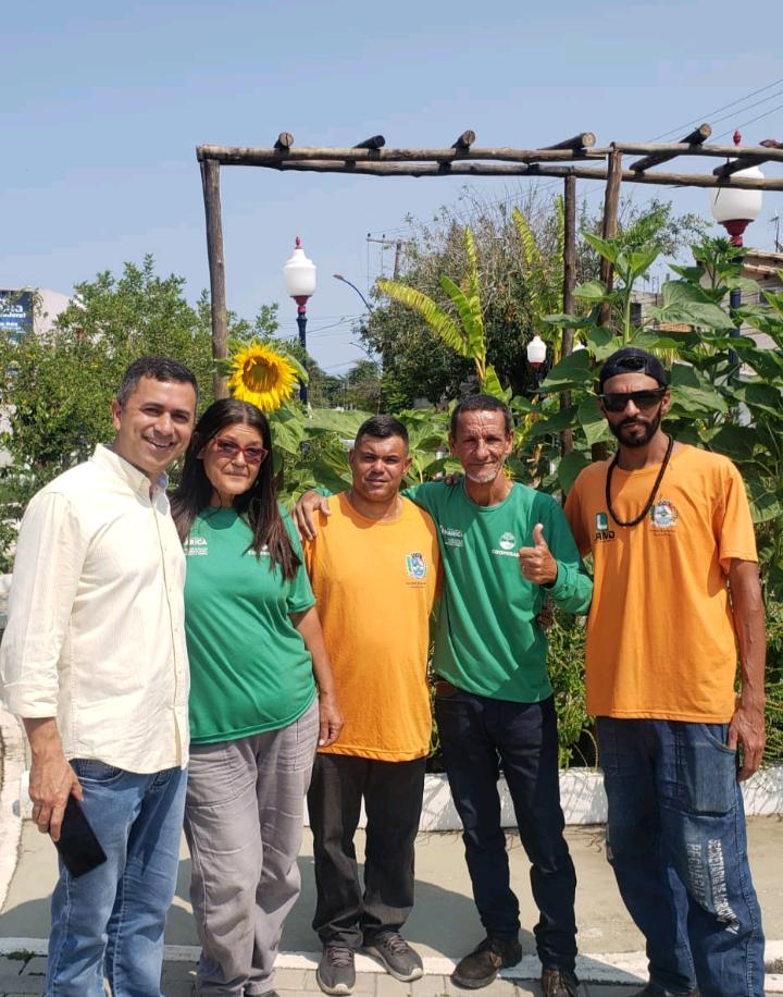 carolino_julio's tweet photo. Maricá é selecionada em Projeto Nacional de Políticas Públicas para Alimentação Saudável! Vamos levar nossas experiências bem sucedidas para outros municípios! Governo @Fabianohorta_ @MaricaPref #CidadeHorta #SECAPP #MaricáRJ https://t.co/66d2DySiLM