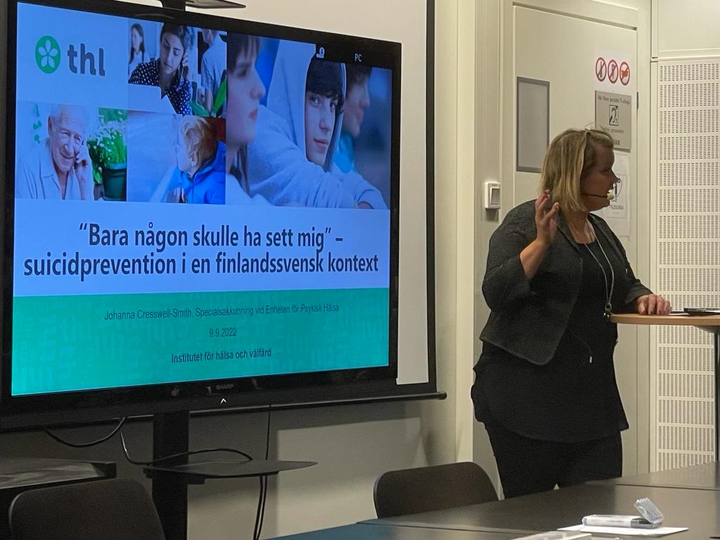 Internationella suicidpreventiva dagen i morgon 10.9. Förbundets vice ordf. och specialsakkunnig vid THL Johanna Cressvell-Smith presenterade Magmarapporten 
“Bara någon skulle ha sett mig" på ett seminarium på Åland idag. #psykiskhälsaföralla #suicidprevention