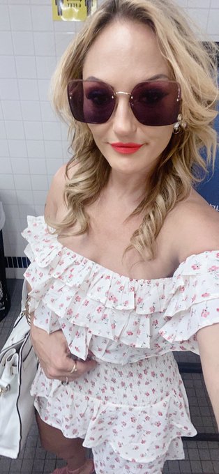 Friday 💋 https://t.co/dvTcZkHfhd<a href="/tag/tbt"class="tags"><span>#tbt</span></a>